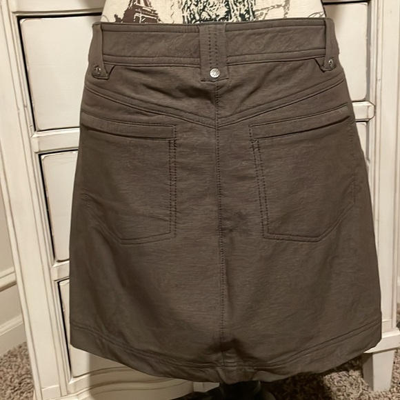 Athleta Take a Hike nylon skirt in dark heather gray - Picture 9 of 14